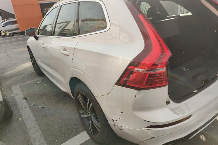 Used Volvo XC60 2019 T5 4x4 Smart & Dynamic Sport Edition China VI Standard