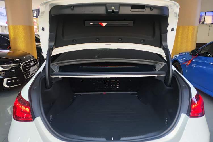 Used Mercedes-Benz C-Class 2024 Second Facelift C 260 L Sport Edition
