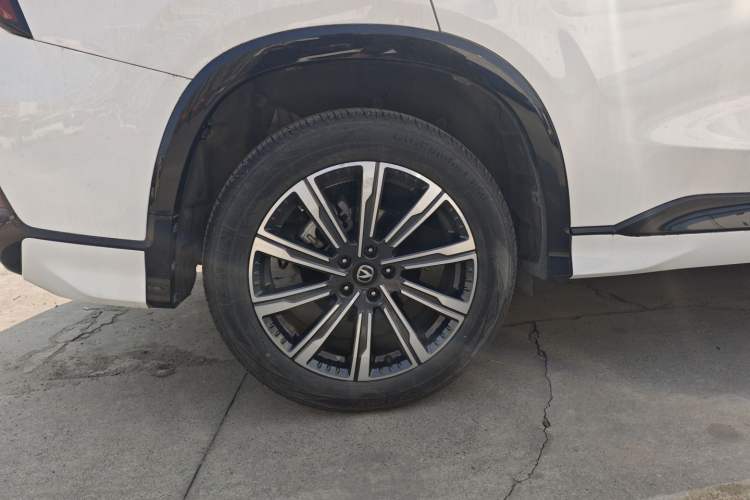 Used Changan CS75 PLUS 2024 3rd Generation Champion Edition 1.5T Intelligent Drive Dynamic Model
