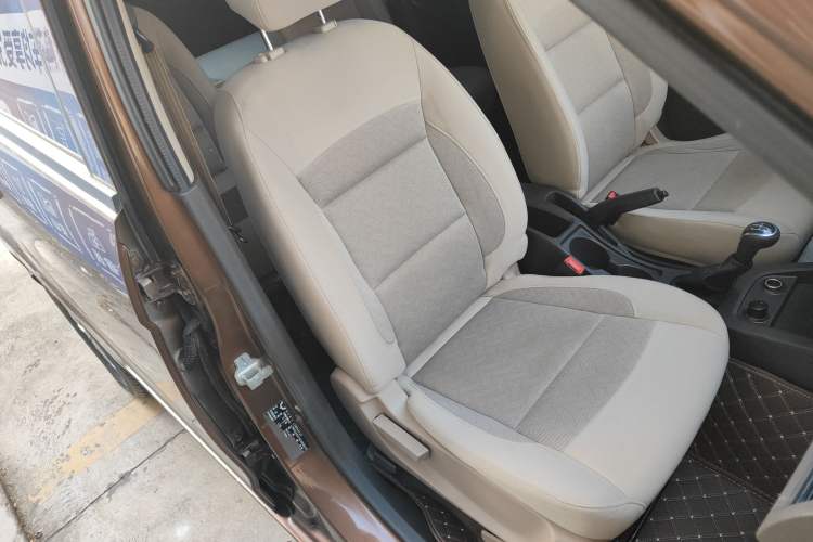 Used Wuling Hongguang 2014 1.5L S Standard Version
