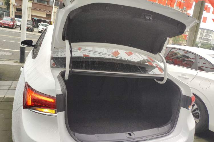 Used Buick GT 2019 18T Automatic Connected Elite Model China VI Standard
