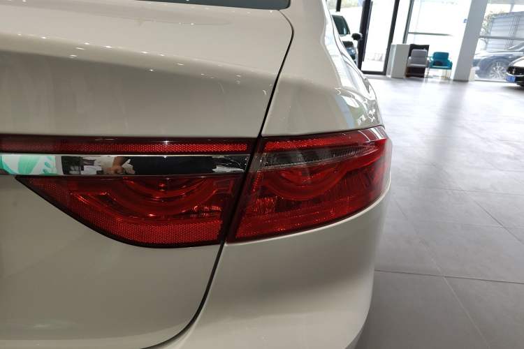 Used Jaguar XFL 2018 XFL 2.0T 250 PS Luxury Edition
