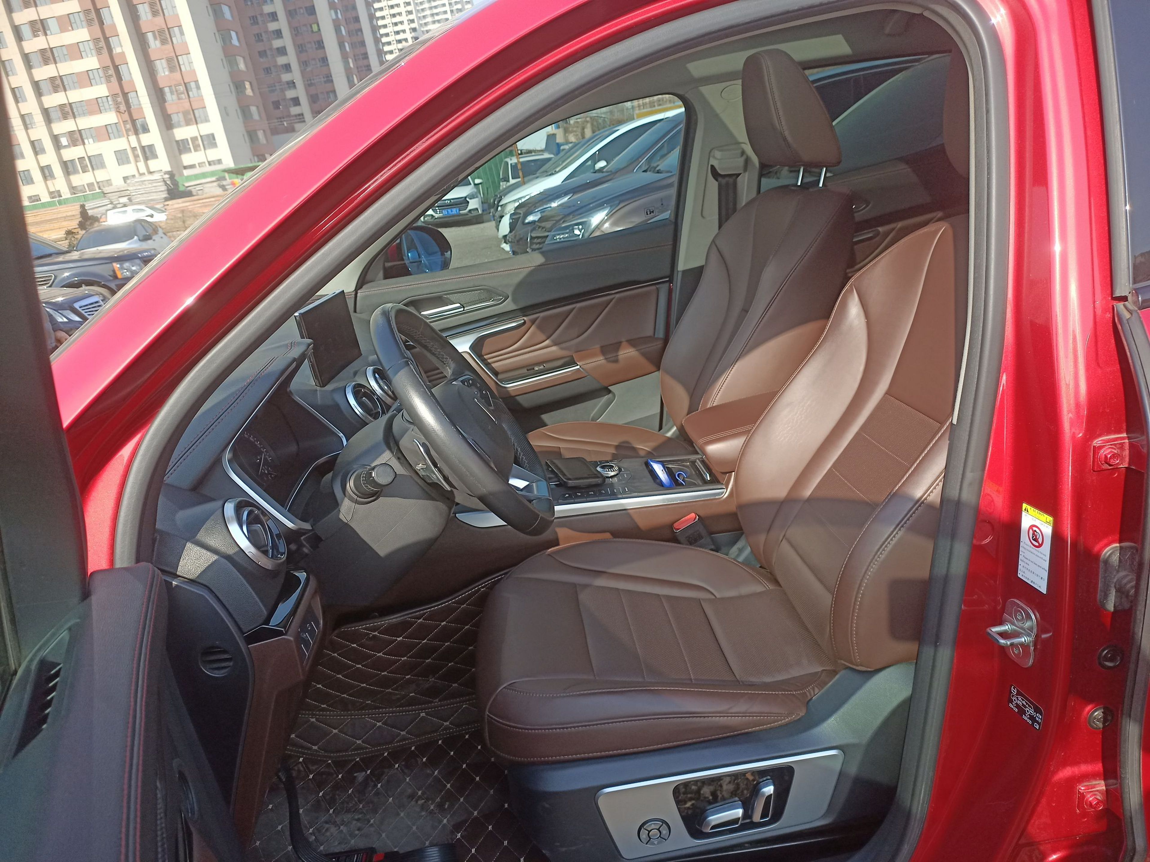 Переднее сиденье в автомобиле