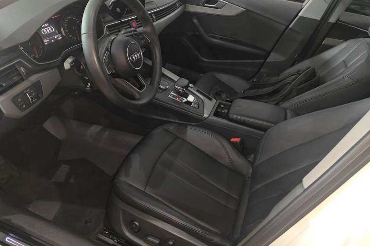 Used Audi A4L 2018 30th Anniversary Edition 30 TFSI Ambition Model