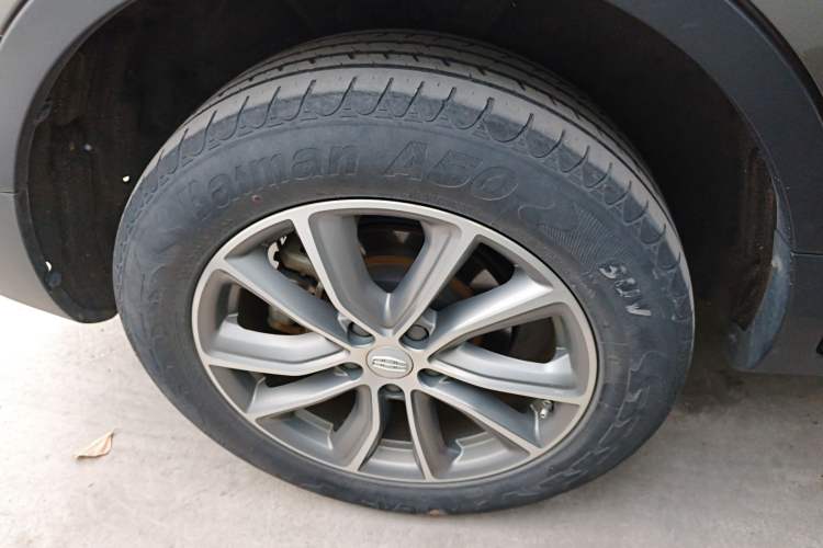 Used Geely Auto Emgrand X7 Sport 2020 1.8TD DCT Two-Wheel Drive Smart Connect 4G-Enabled Version
