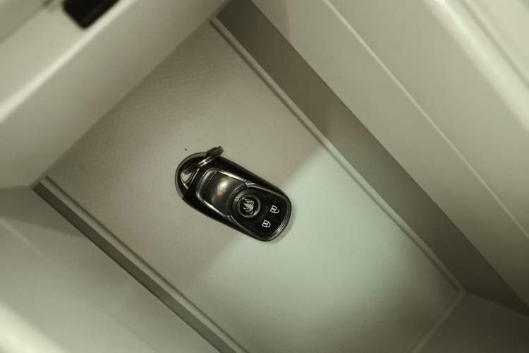 Used Buick GL8 2022 Land Cruiser Executive Class 652T Comfort Model
