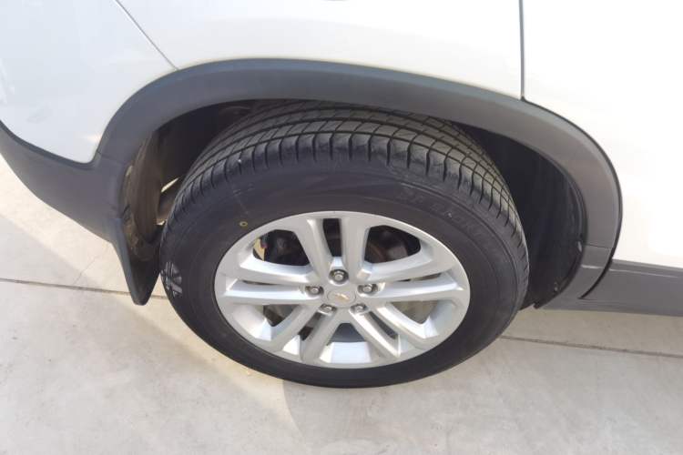 Used Chevrolet Trax 2016 1.4T Automatic Two-Wheel Drive Comfort Version with Sunroof
