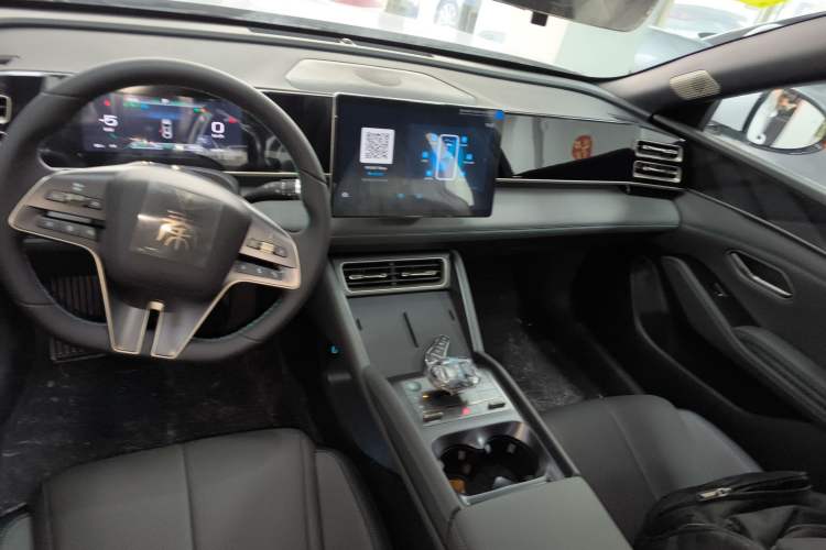 Used BYD Qin L 2024 DM-i 120KM Beyond Model
