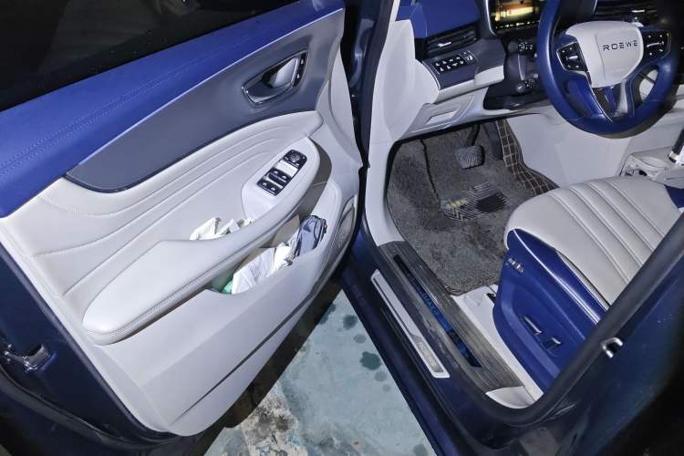 Used Roewe iMAX8 2021 400TGI Supreme Series Ultimate Edition
