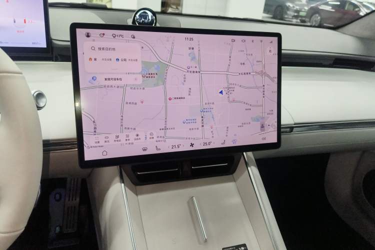 Used Hima Luxeed S7 2025 855 km Max
