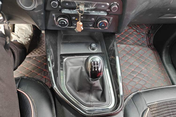 Used Dongfeng Fengon S560 2018 1.8L Manual Urban Model 7 Seats
