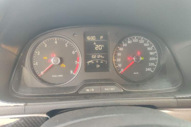 Used Volkswagen Lavida 2013 Revised Classic 1.6L Automatic Fashion Edition
