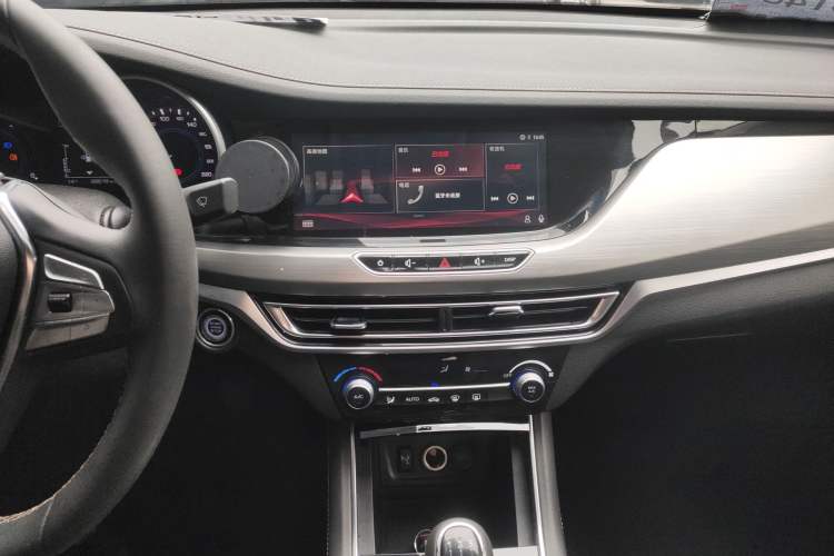 Used Changan Eado 2018 High-Energy Edition 1.6L GDI Manual Pioneer Model China V Standard