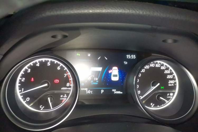 Used Toyota Camry 2021 2.0G Luxury Edition
