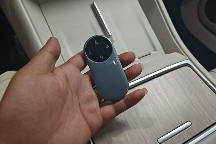 Used Hima Luxeed R7 2024 All-Electric 802 km Max
