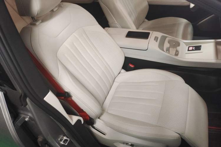 Used ONVO L60 2024 60 kWh Rear-Drive Version