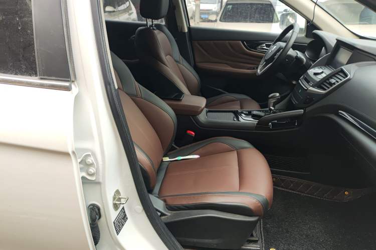 Used Dongfeng Aeolus AX7 2018 Classic 1.6T Automatic Luxury Model