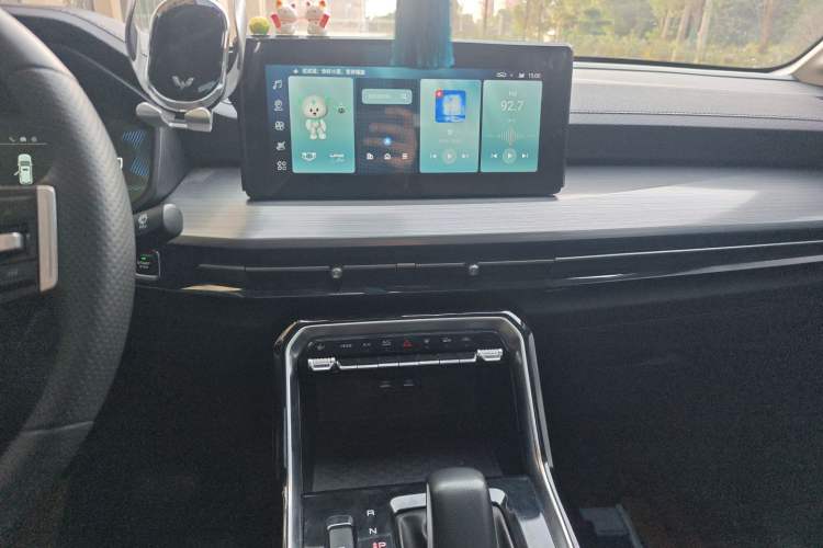 Used Wuling Asta 2022 2.0L DHT Electric-Speed Version
