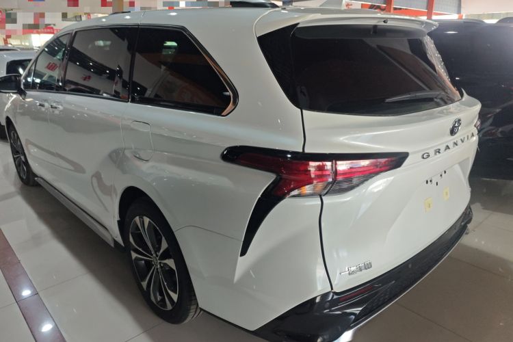Used Toyota Granvia 2026 Model 2.5L Hybrid Prestige PLUS Edition