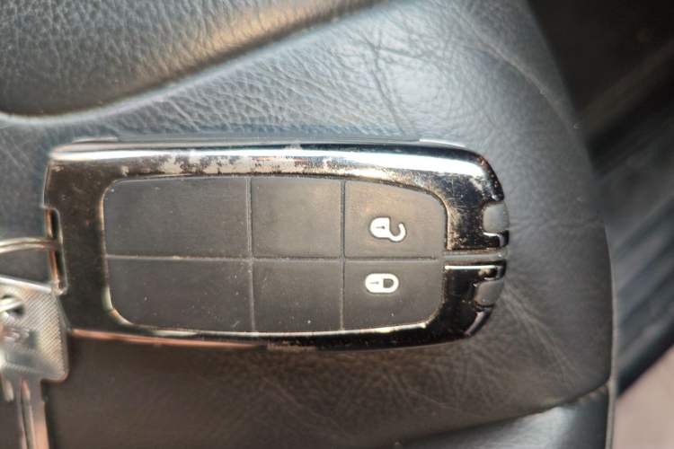 Used  Cherokee 2019 2.0T Four-Wheel Drive Explorer Edition China V