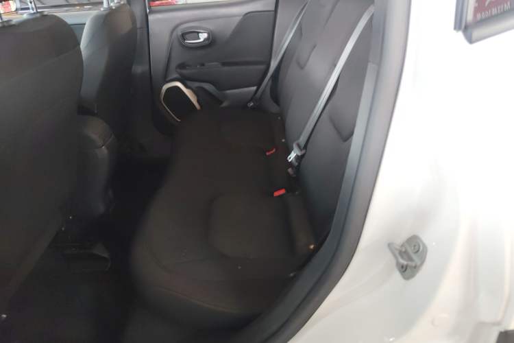 Used  Renegade 2016 1.4T Automatic Kinetic Edition
