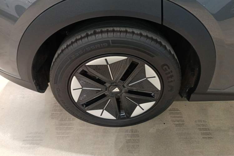 Used  S07 2023 200Max Range-Extended Version
