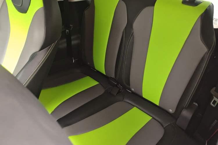 Used Roewe Clever 2021 302 km New Four-Seater Super-Efficient Version