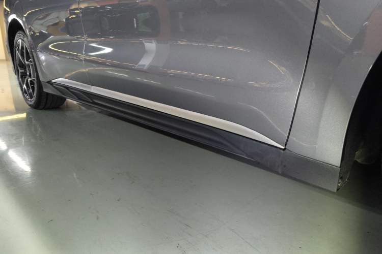 Used BYD Han 2024 EV Glory Edition 605KM Front-Wheel-Drive Premium Model
