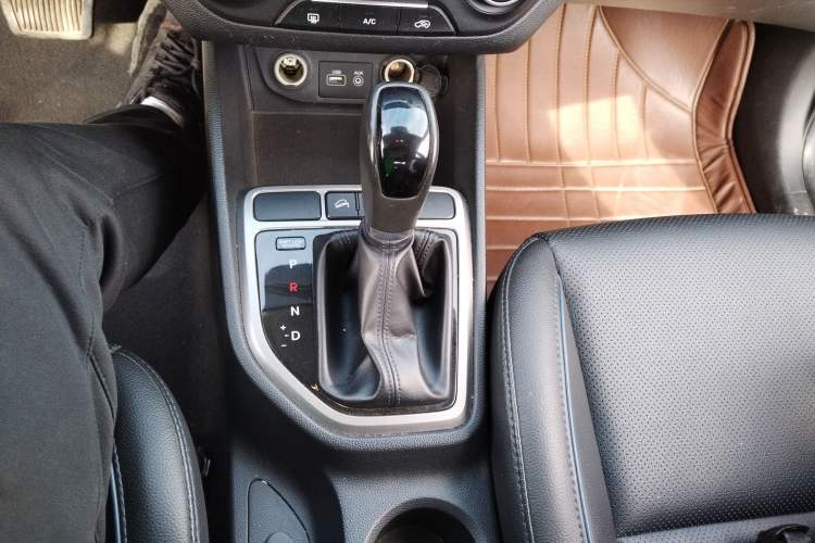 Used Hyundai ix25 2015 1.6L Automatic Two-Wheel Drive Smart GLS Trim
