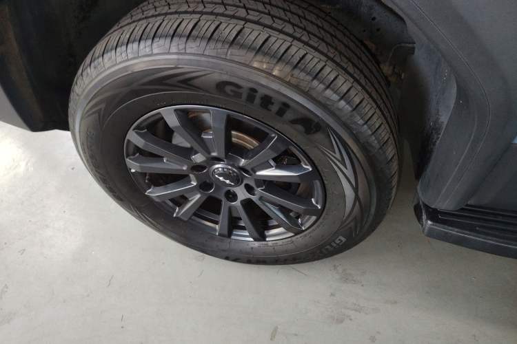 Used Formula Leopard Leopard 5 2023 Navigator Edition
