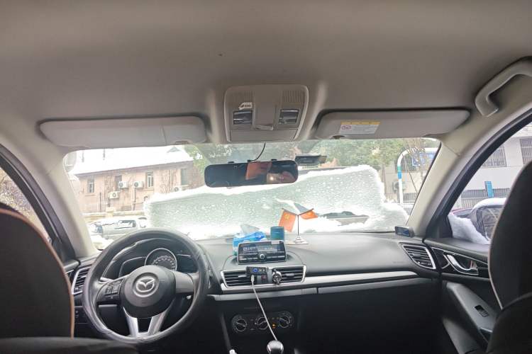 Used Mazda Mazda 3 Axela 2016 Sedan 1.5L Automatic Comfort Model
