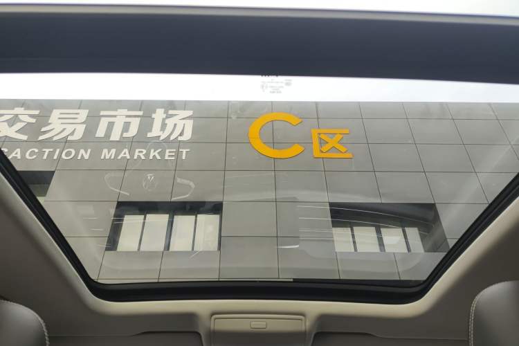 Used Volkswagen Tiguan L 2024 Outstanding Model 330TSI Automatic Two-Wheel Drive R-Line Dragon Glory Edition
