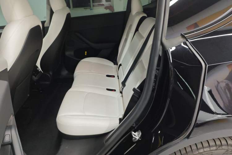 Used Tesla Model Y 2023 Long-Range All-Wheel-Drive Version