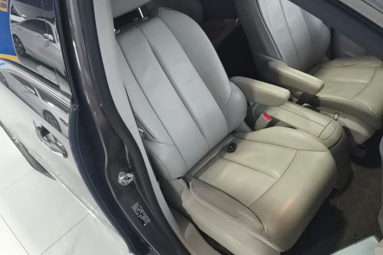 Used Buick GL8 2020 Land Business Class 652T Luxury Model