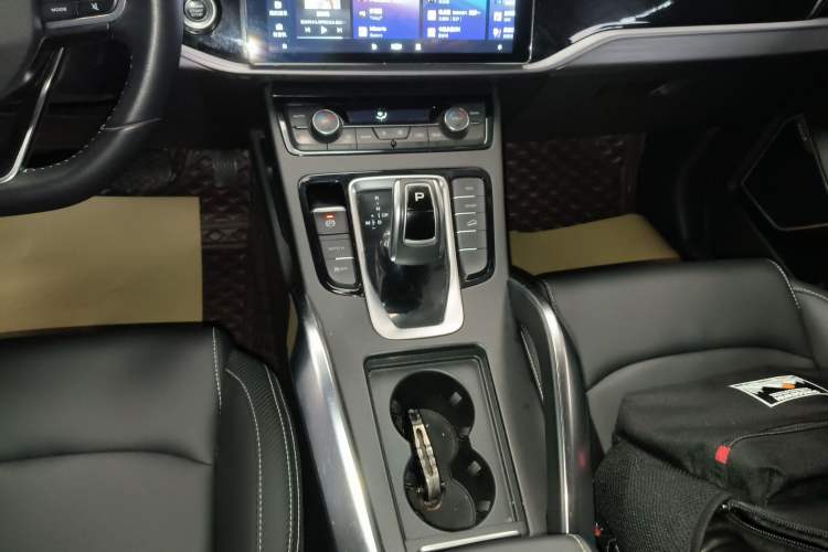 Used Geely Auto Emgrand X7 Sport 2021 Million Edition 1.8TD DCT Two-Wheel Drive Luxury Model
