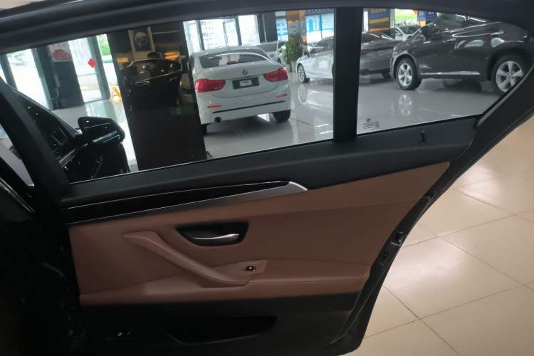 Used BMW 5 Series 2017 525Li Leading Model
