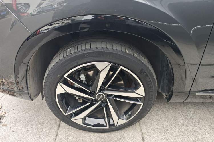 Used Roewe RX5 eMAX 2022 1.5T PHEV Fearless Deluxe Edition
