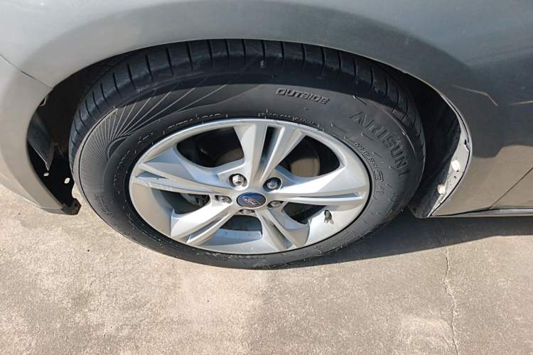 Used Ford Focus 2012 Sedan 1.6L Automatic Fashion Edition