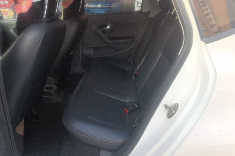 Used Volkswagen Polo 2016 1.4L Manual Fashion Model