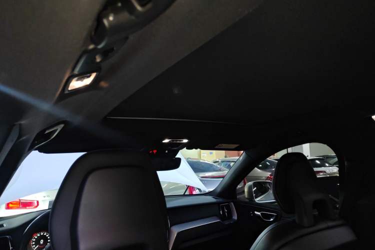 Used Volvo XC60 2018 T5 4x4 Smart & Sporty Edition
