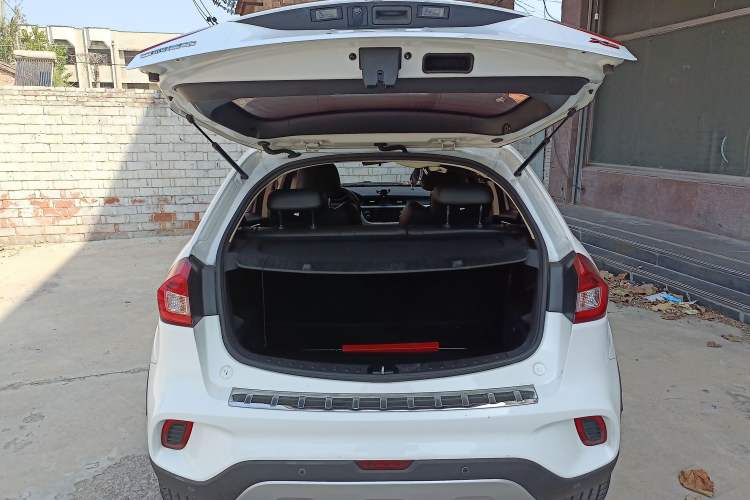 Used Geely Auto Vision X3 2017 1.5L Manual Luxury Model
