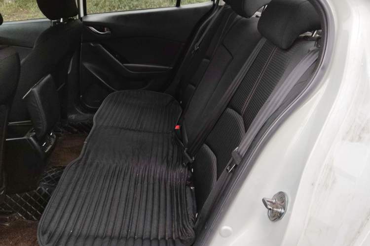 Used Mazda Mazda 3 Axela 2017 Sedan 1.5L Automatic Luxury Model Emission Standard China V
