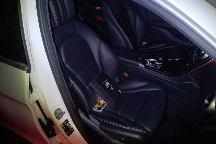 Used Mercedes-Benz GLC 2019 Facelift GLC 260 L 4MATIC Luxury Model
