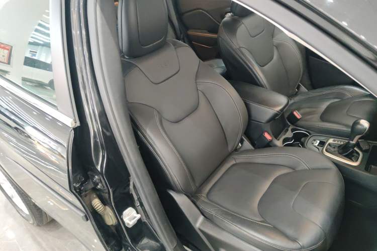 Used  Cherokee 2017 2.0L Superior Edition
