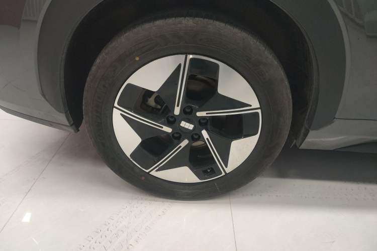 Used  E5 2024 530 km Exploration+ Version
