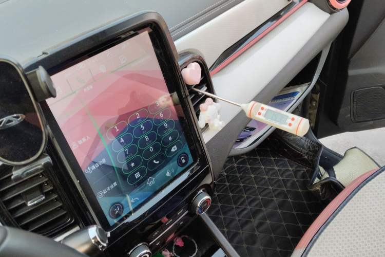 Used Chery Little Ant 2022 Revised Version Sweet Pink Edition Half-Sugar Version Lithium Iron Phosphate 30.7 kWh 30 kW 301 km
