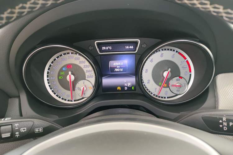 Used Mercedes-Benz GLA 2015 GLA 200 Fashion Model
