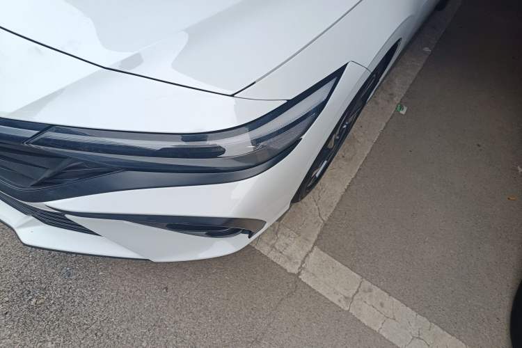 Used Hyundai Elantra 2023 1.5L CVT LUX Prestige Edition
