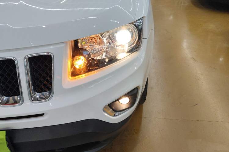 Used  Compass 2014 Revised Version 2.4L Four-Wheel Drive Comfort Edition
