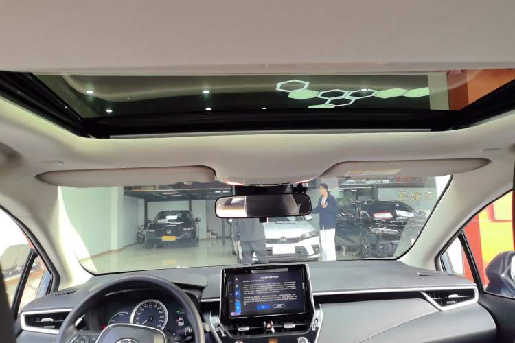 Used Toyota Corolla 2021 Dual-Motor 1.8L E-CVT Elite Edition
